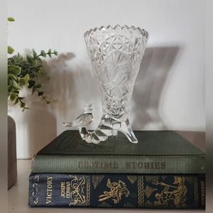 Vintage Hofbauer Byrdes Crystal Cornucopia with Bird 6"